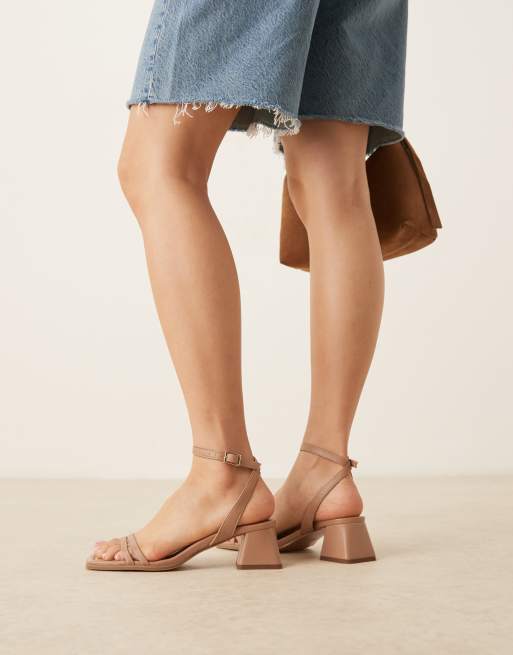 ASOS DESIGN – Honeydew – Beige sandaler med halvhöga blockklackar, 4 av 4