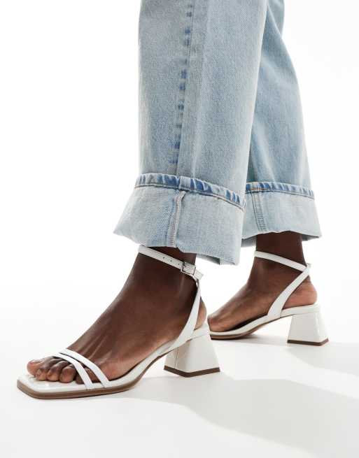 ASOS DESIGN – Honeydew – Vita sandaler med halvhöga blockklackar, 4 av 4