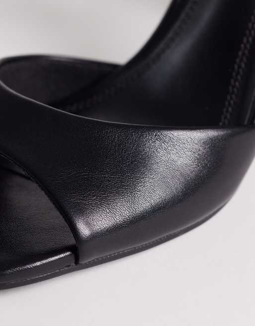 ASOS DESIGN – Honour – Filigrane Sandalen aus Kunstleder in Schwarz mit mittelhohem Blockabsatz, 4 von 4