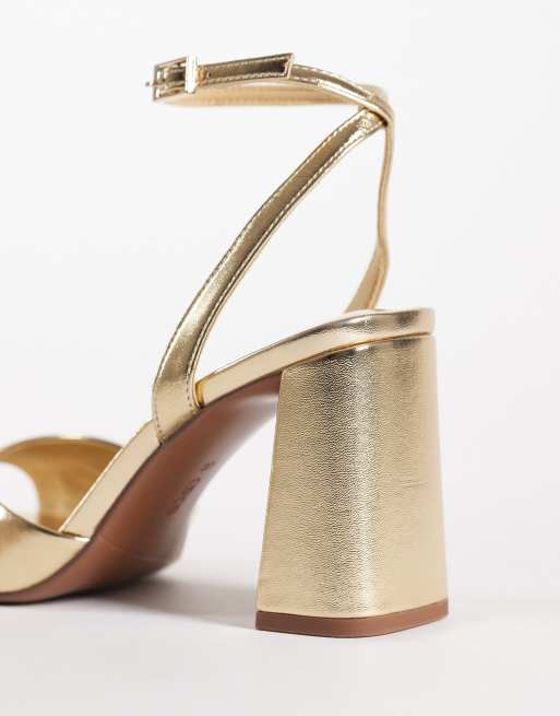 ASOS DESIGN - Honour - Minimalistische sandalen met halfhoge blokhak in goud, 2 van 4