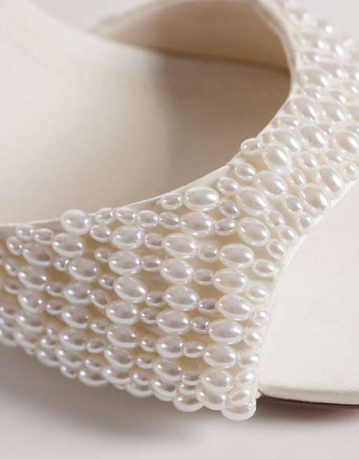 ASOS DESIGN – Honour – Perlenverzierte, filigrane Sandalen in Elfenbein mit mittelhohem Blockabsatz, 4 von 4