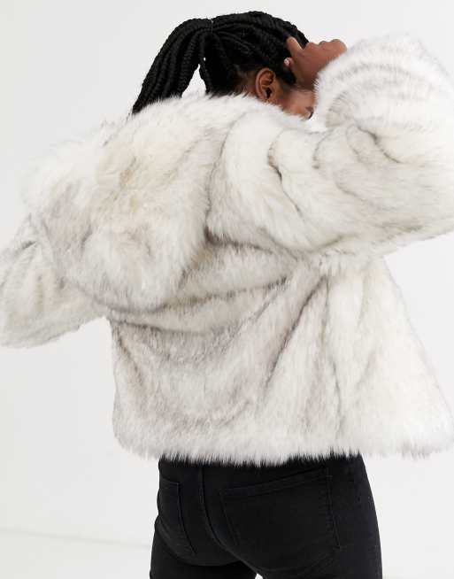 White fuzzy jacket outlet with hood