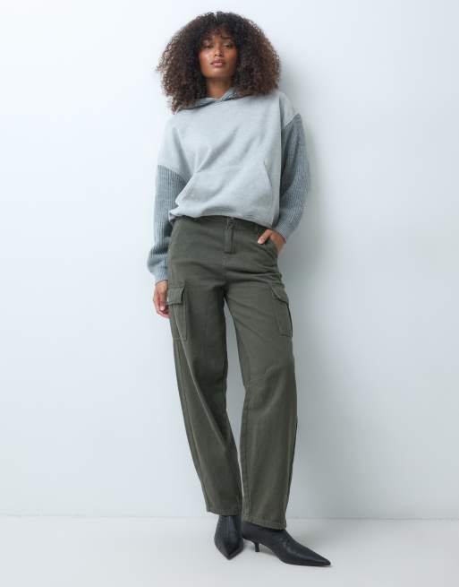 ASOS DESIGN Hoodie mit gestrickten Ärmeln in Graumeliert, 3 von 5