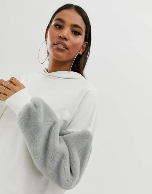 Sweatshirt with store fur sleeves