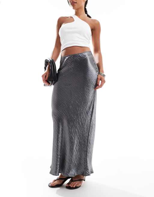 ASOS DESIGN - Hoogglanzende schuingesneden satijnen maxi rok in grijs