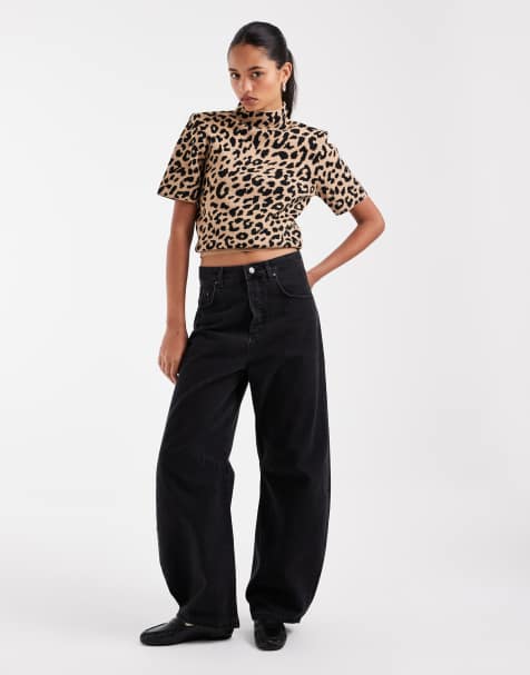 ASOS DESIGN hoogsluitend T-shirt met schoudervullingen en getailleerde taille in luipaardprint - view 1