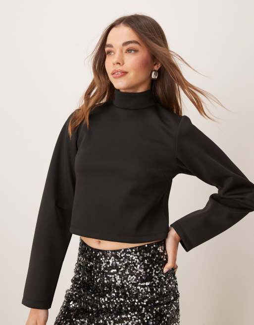 ASOS DESIGN - Hoogsluitende crop top van scubastof met coconmouwen in zwart