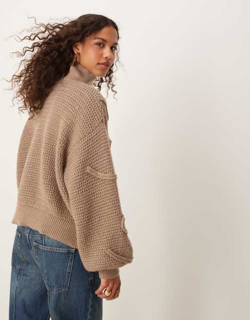ASOS DESIGN - Hoogsluitende gebreide trui met abstracte stiksels in taupe, 3 van 4