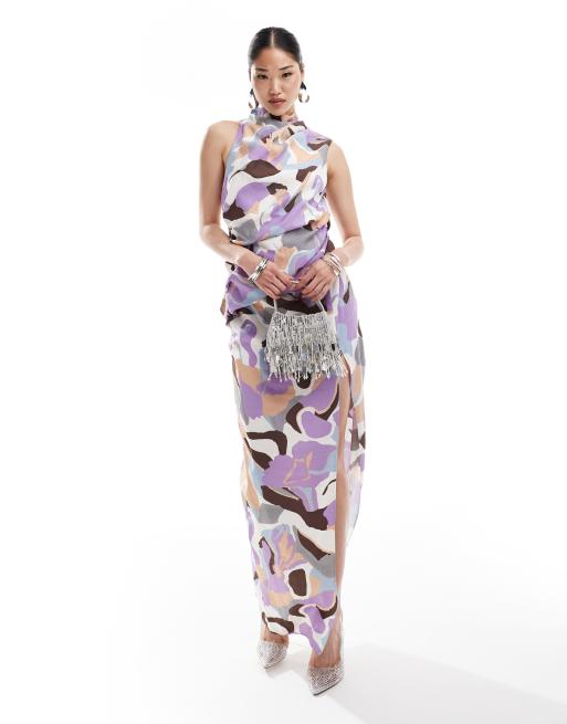 ASOS DESIGN - Hoogsluitende gedrapeerde maxi jurk met blote schouder, dijsplit en abstracte print