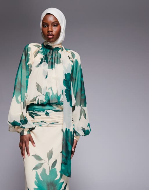 ASOS DESIGN - Hoogsluitende gedrapeerde maxi jurk met chiffon, gestrikte hals en bloemenprint in groen, 2 van 4
