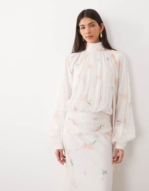 ASOS DESIGN - Hoogsluitende gedrapeerde maxi jurk van chiffon met gestrikte hals en bloemenprint in roze, 2 van 4