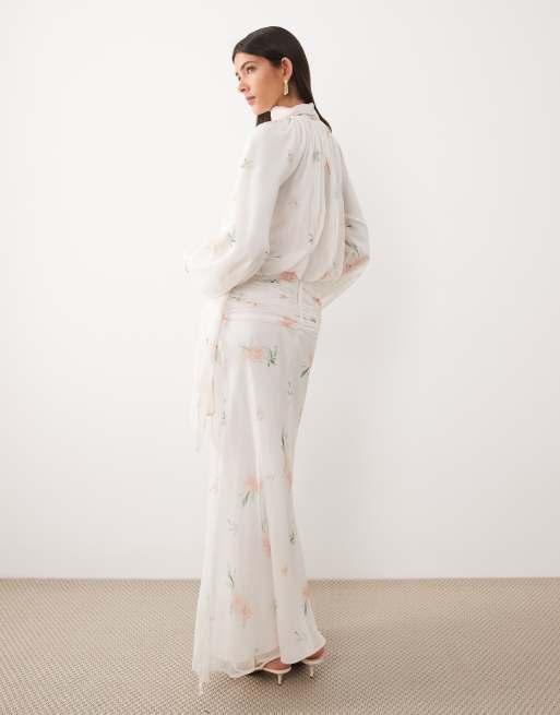 ASOS DESIGN - Hoogsluitende gedrapeerde maxi jurk van chiffon met gestrikte hals en bloemenprint in roze, 4 van 4