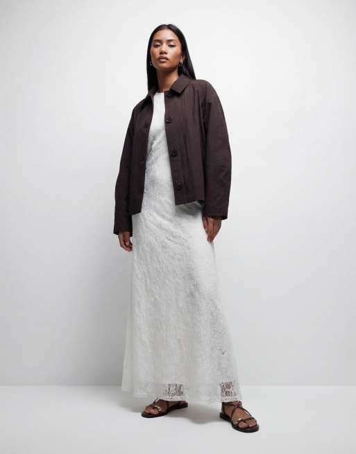 ASOS DESIGN - Hoogsluitende kanten maxi jurk met racerhals in wit, 9 van 11