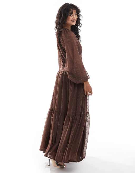 ASOS DESIGN - Hoogsluitende maxi-jurk van burn-out jacquard met geschulpte godetplooien in chocoladebruin, 3 van 4