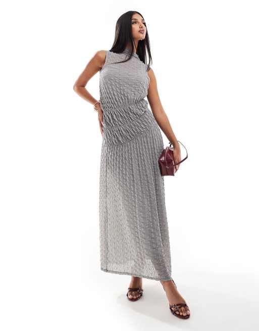 ASOS DESIGN - Hoogsluitende maxi jurk van kreukelstof met rimpeleffect en naaddetail in lichtgrijs