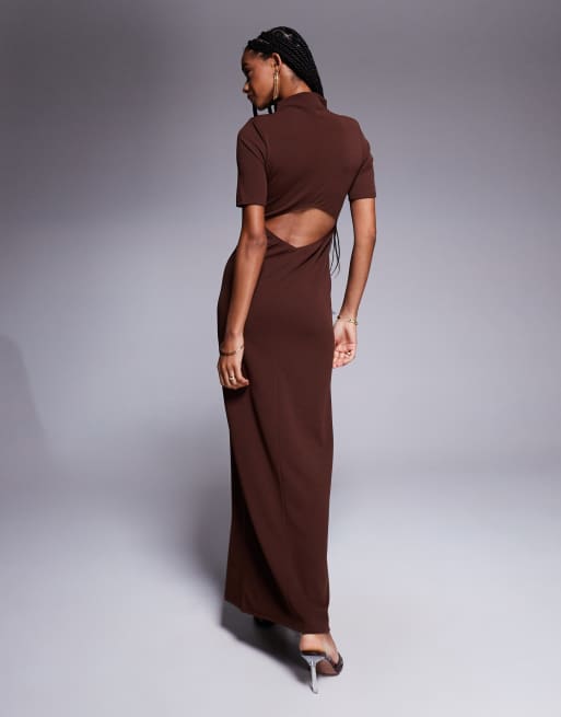 ASOS DESIGN - Hoogsluitende maxi kokerjurk met 3/4 mouwen, grote gouden knopen en split in bruin, 2 van 4