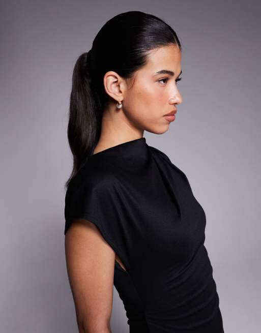 ASOS DESIGN - Hoogsluitende midi-jurk met asymmetrische mouw in zwart, 3 van 4