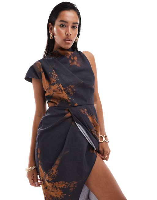 ASOS DESIGN - Hoogsluitende midi-jurk met blote schouder, gedrapeerde details en abstracte bloemenprint, 4 van 4