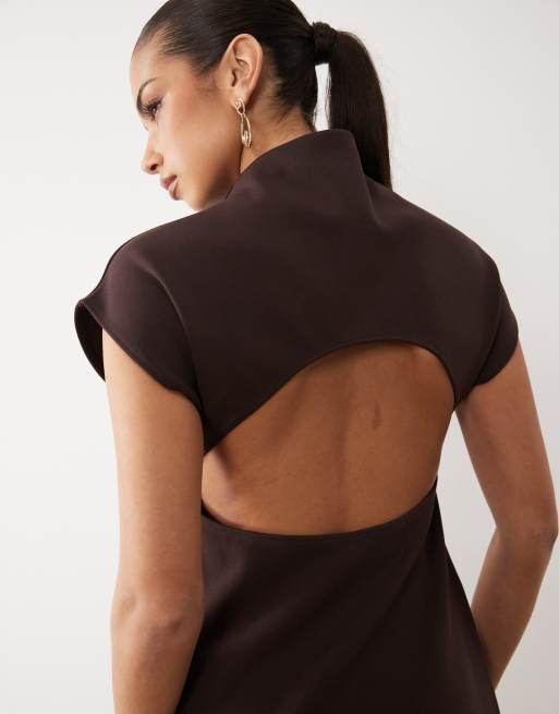 ASOS DESIGN - Hoogsluitende mini jurk van crêpestof met kapmouwtjes in chocoladebruin, 2 van 4