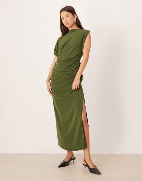 ASOS DESIGN - Hoogsluitende soepelvallende midi jurk met plooien in olijfgroen - view 1