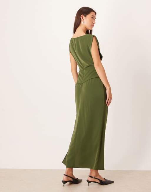 ASOS DESIGN - Hoogsluitende soepelvallende midi jurk met plooien in olijfgroen, 4 van 4