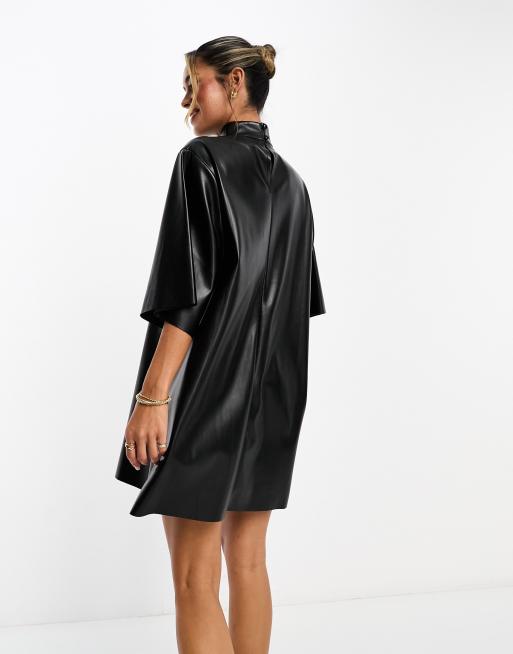 ASOS DESIGN - Hoogsluitende T-shirtjurk met leerlook in zwart, 4 van 4