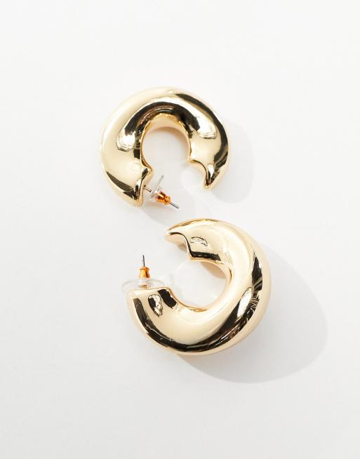 ASOS DESIGN hoop earrings in wide bevelled design in gold tone, 3 of 4