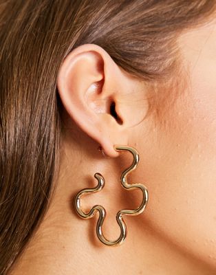 ASOS DESIGN hoop earrings with abstract wiggle design in gold tone - ASOS Price Checker