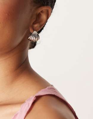 hoop earrings with fan ridge detail in silver tone
