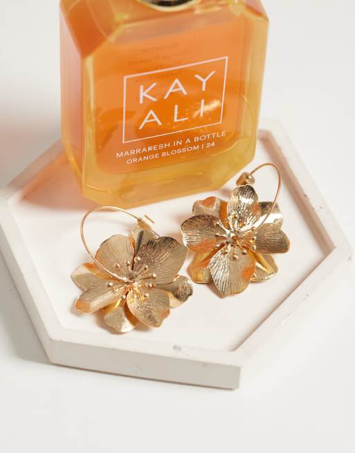 ASOS DESIGN hoop earrings with flower drops in gold tone, 2 of 4