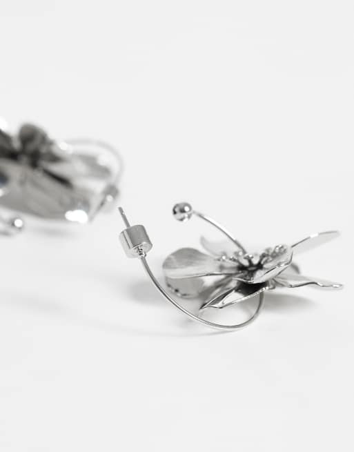 ASOS DESIGN hoop earrings with flower drops in silver tone, 3 of 4