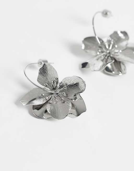 ASOS DESIGN hoop earrings with flower drops in silver tone, 4 of 4