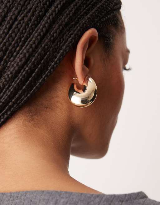 ASOS DESIGN hoop earrings with super chubby detail in gold tone, 2 of 3