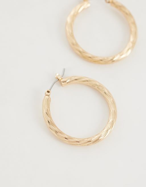 ASOS DESIGN hoop-øreringe med snoet design i guldfarve, 4 af 4
