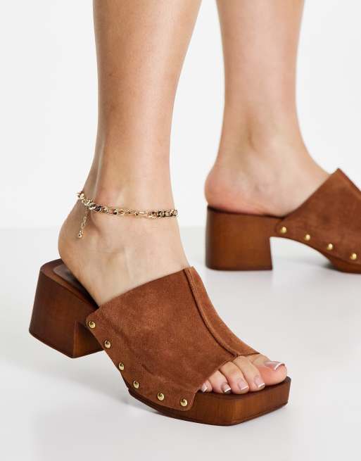 ASOS DESIGN – Hopscotch – Ljusbruna, halvhöga klacksandaler i mocka 