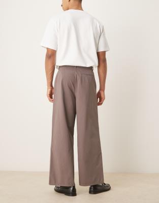 Asos Design Horseshoe Dress Pants With Front Pleats In Brown