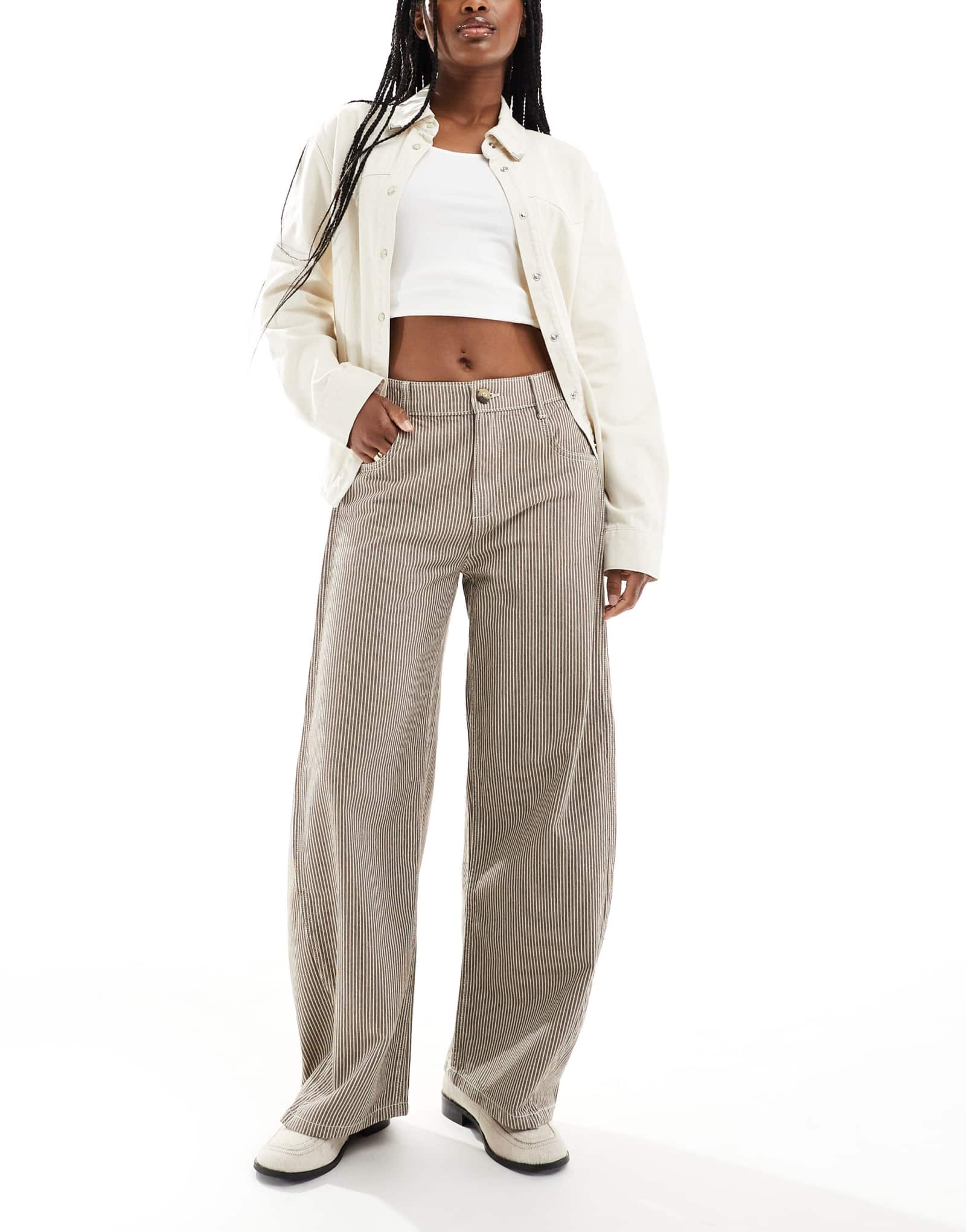 Дизайнерские брюки ASOS в форме подковы с коричневой полоской на талии