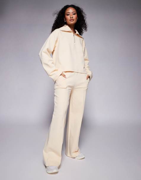 ASOS DESIGN – Hose aus Interlock in Buttermilchgelb mit weitem Bein und Biesen, Kombiteil - view 1