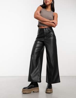 ASOS DESIGN - Hose aus Kunstleder in Schwarz mit weitem Bein