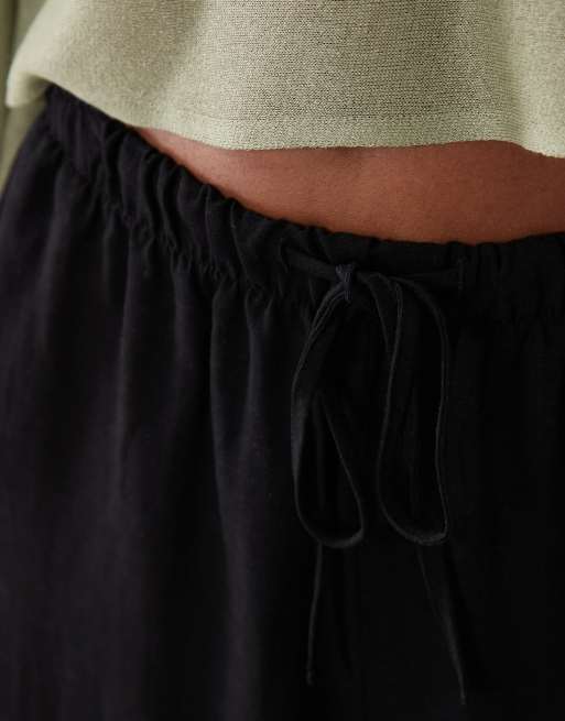 ASOS DESIGN – Hose aus Leinenmix in Schwarz mit weitem Bein und elastischem Bund, Kombiteil, 4 von 5