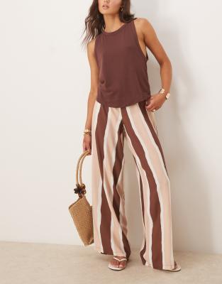 ASOS DESIGN - Hose aus Leinenmix mit braunen breiten Streifen und elastischem Bund