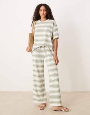 ASOS DESIGN - Hose aus Strickstoff in Salbeigrün gestreift mit weitem Bein, Kombiteil-Bunt