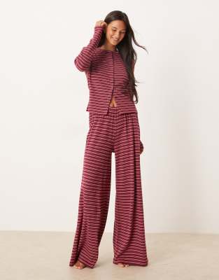 ASOS DESIGN - Hose in Burgunderrot mit Streifen und weitem Bein-Bunt