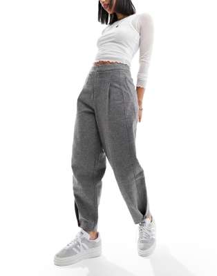 ASOS DESIGN – Hose in Grau mit abgerundetem Beinschnitt und Saumknopf