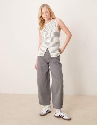 ASOS DESIGN - Hose in Grau mit bogenförmigem Beinschnitt