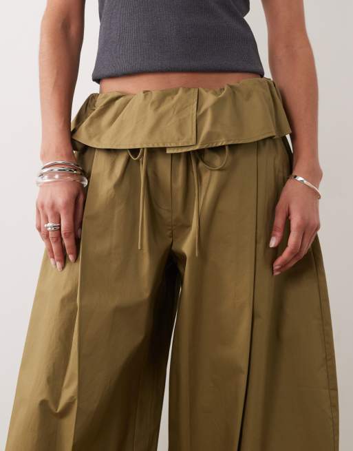 ASOS DESIGN – Hose in Khaki mit umgeschlagenem Bunddetail, 3 von 5