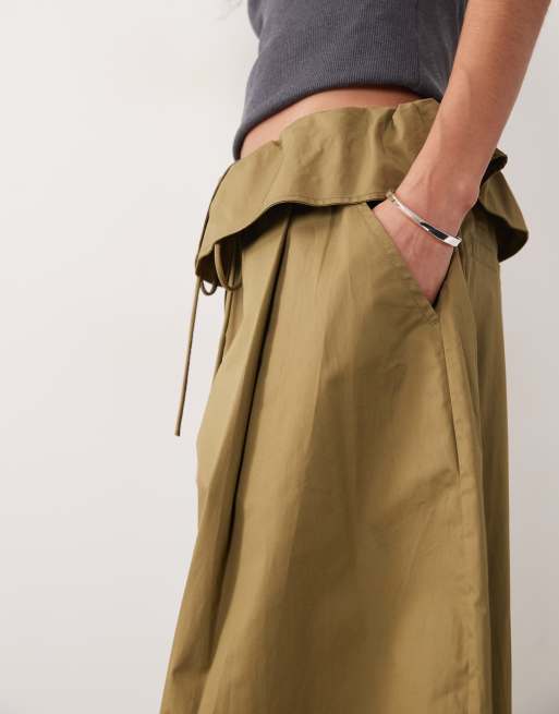 ASOS DESIGN – Hose in Khaki mit umgeschlagenem Bunddetail, 5 von 5