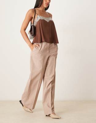 ASOS DESIGN - Hose in Nerzbeige gestreift mit lockerem, geradem Schnitt und Leinenanteil-Rosa