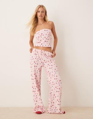 ASOS DESIGN - Hose in Rosa mit weitem Bein, Blümchenmuster und Waffelstruktur, Kombiteil-Bunt