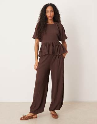 ASOS DESIGN - Hose in Schokobraun mit Blasenstruktur, Kombiteil-Brown
